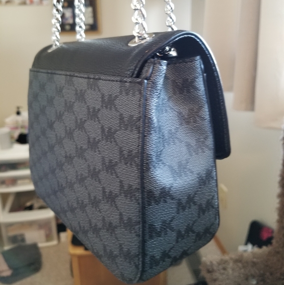 Michael Kors Purse - Picture 2 of 12